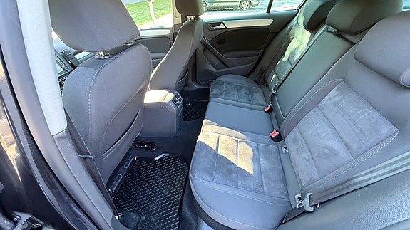 Volkswagen Golf VI 14 of 14