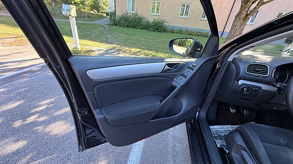 Volkswagen Golf VI 11 of 14