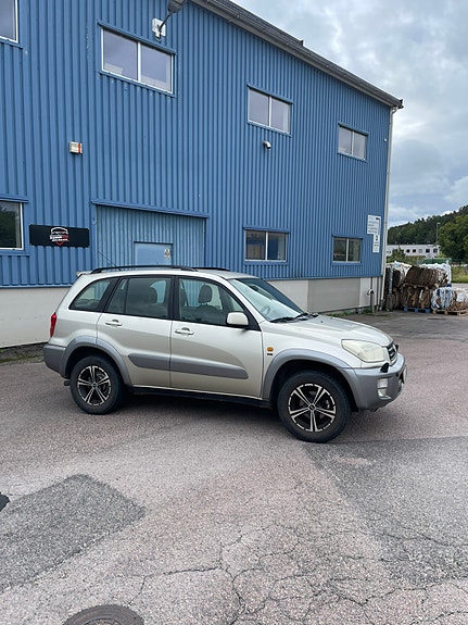 Toyota RAV4 6 of 7