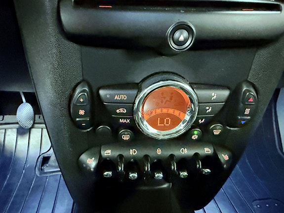 MINI Clubman Cooper D 17 of 23