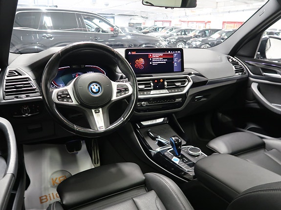 BMW iX3 20 of 30