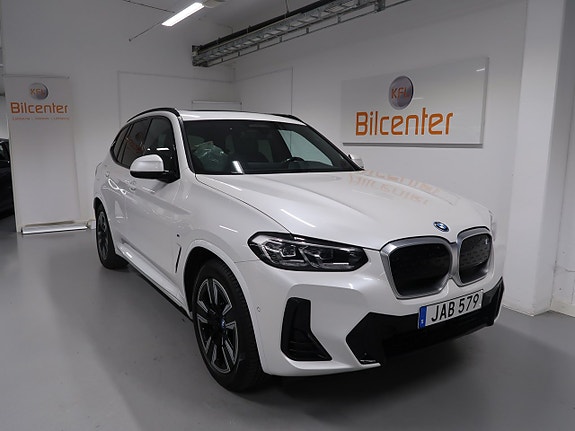 BMW iX3 4 of 30