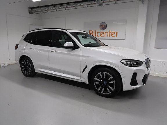 BMW iX3 5 of 30