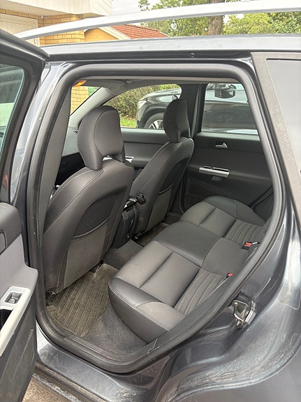 Volvo V50 6 of 7