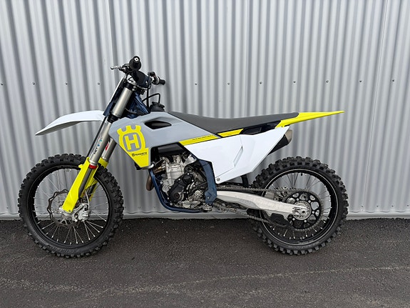 Husqvarna FC 350 2 of 5