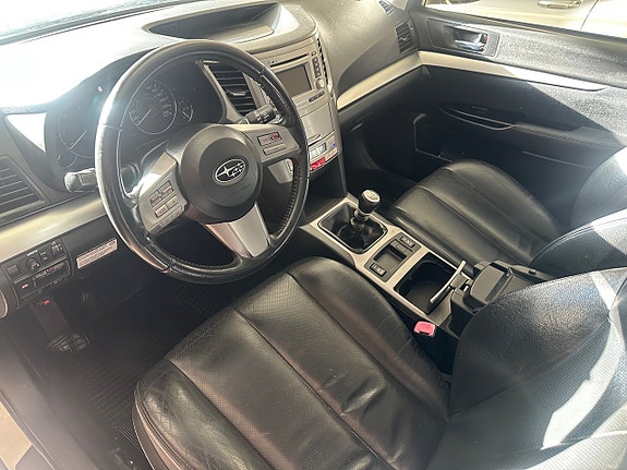 Subaru Outback 8 of 14