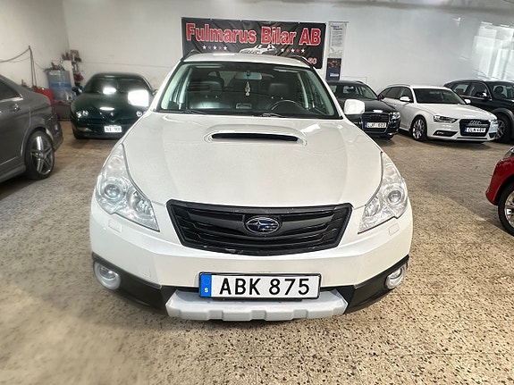 Subaru Outback 2 of 14