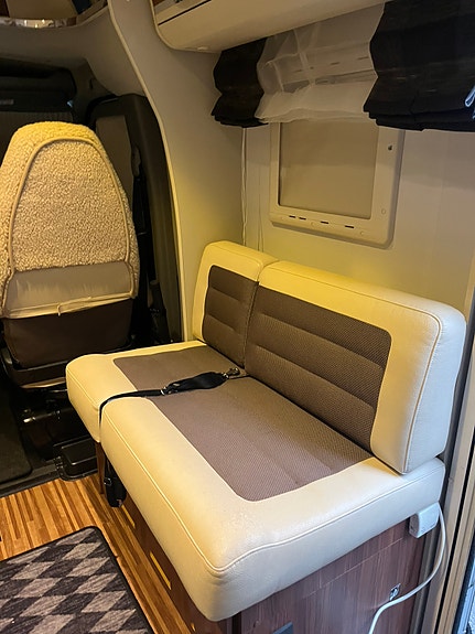 Adria Matrix Supreme 687 SLT 7 of 10