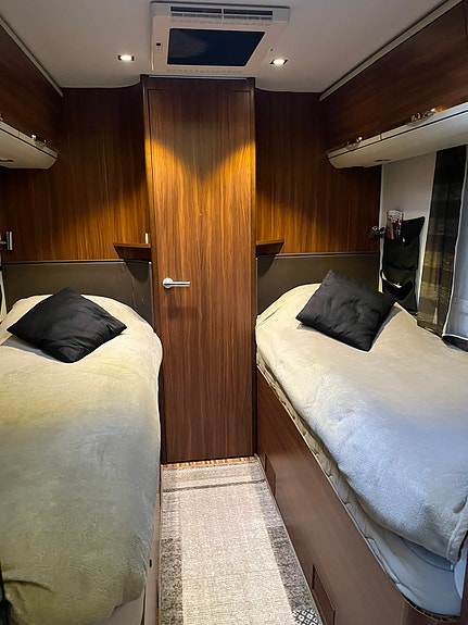Adria Matrix Supreme 687 SLT 3 of 10