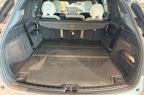 Volvo EX90 13 of 30