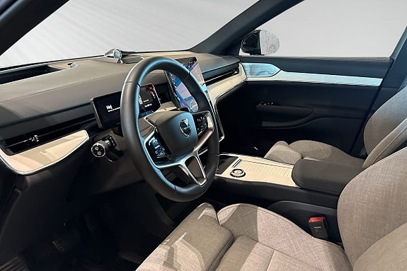 Volvo EX90 7 of 30