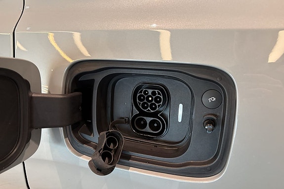 Volvo EX90 16 of 30