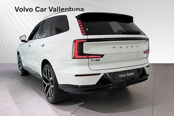 Volvo EX90 4 of 19