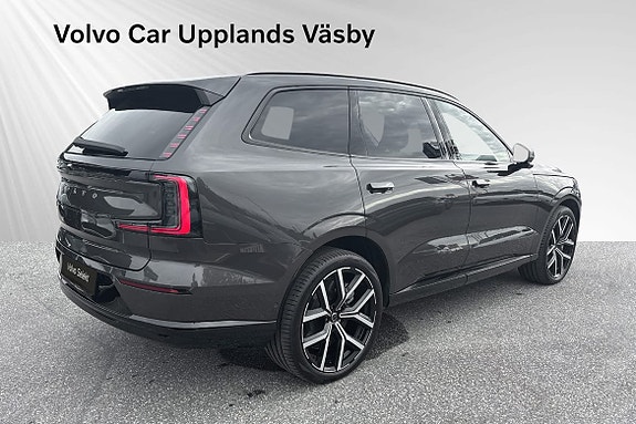 Volvo EX90 5 of 15