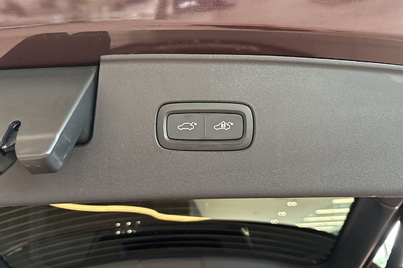Volvo EX90 15 of 30