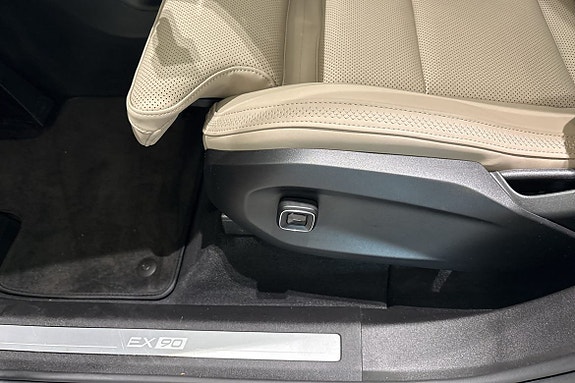 Volvo EX90 22 of 30
