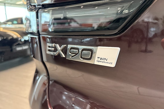Volvo EX90 12 of 30