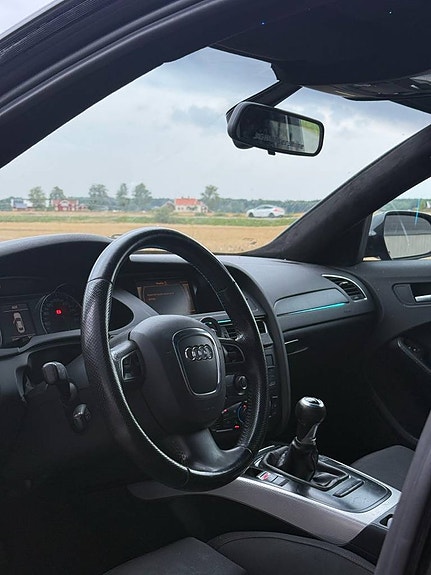 Audi A4 4 of 5