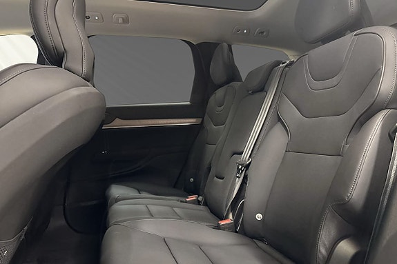 Volvo EX90 4 of 25