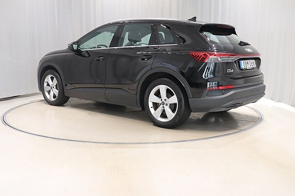 Audi Q4 e-tron 6 of 12