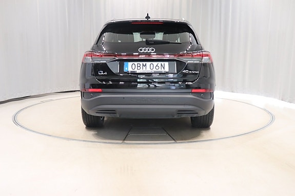 Audi Q4 e-tron 5 of 12