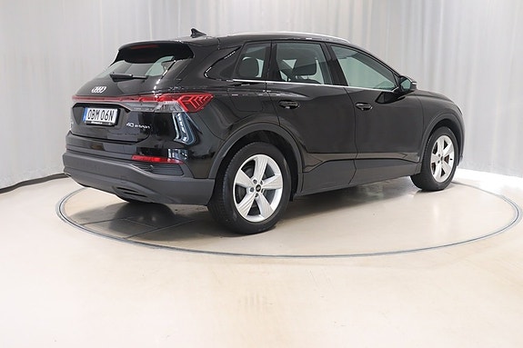 Audi Q4 e-tron 4 of 12