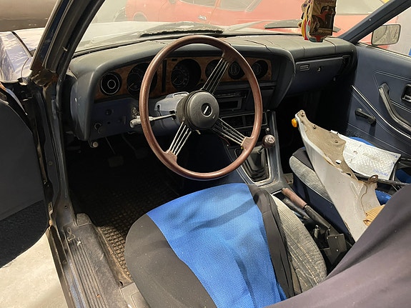 Mazda 929 3 of 3