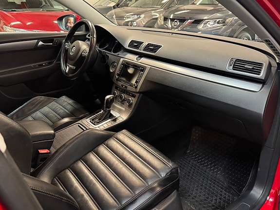 Volkswagen Passat 9 of 27