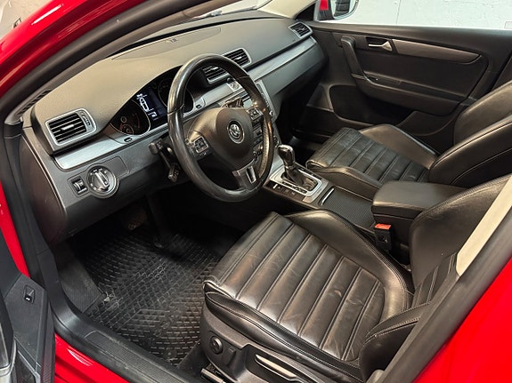 Volkswagen Passat 10 of 27