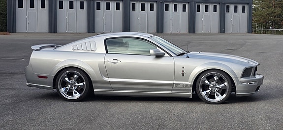 Ford Mustang 9 of 11