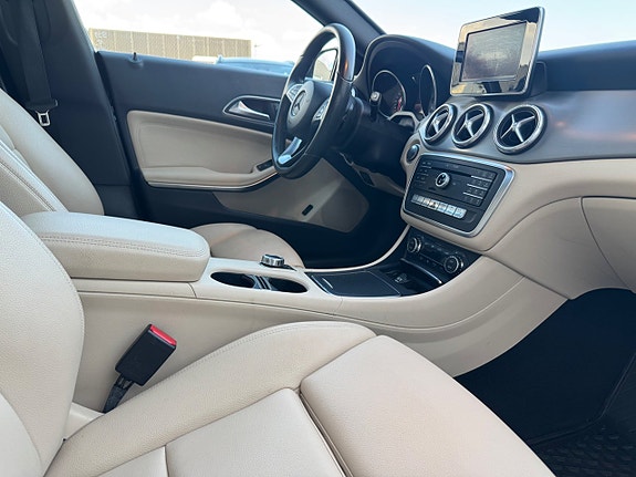 Mercedes-Benz CLA220 d 7 of 14