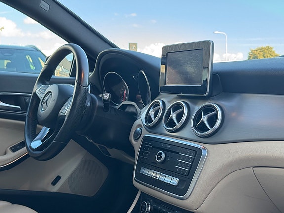 Mercedes-Benz CLA220 d 4 of 14