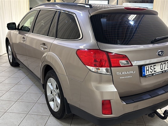 Subaru Outback 8 of 16