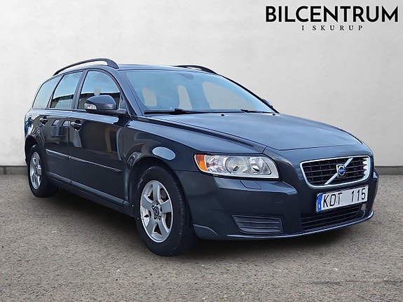 Volvo V50 2 of 8