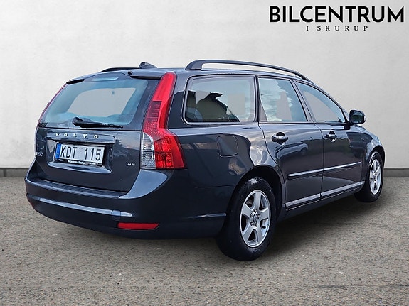 Volvo V50 3 of 8