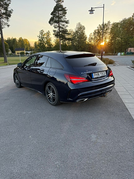 Mercedes-Benz CLA220 d 3 of 10