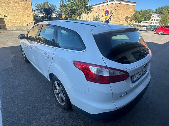 Ford Focus 2 of 7