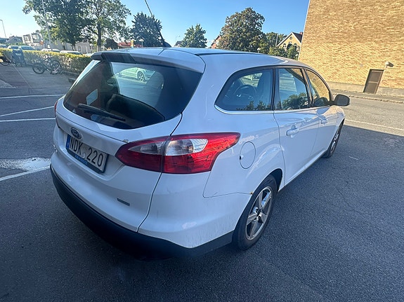 Ford Focus 5 of 7