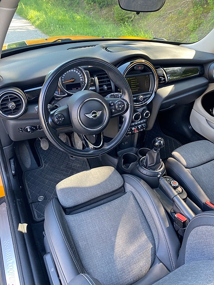 MINI Cooper SD 8 of 8