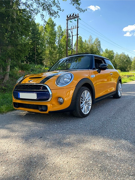 MINI Cooper SD 4 of 8