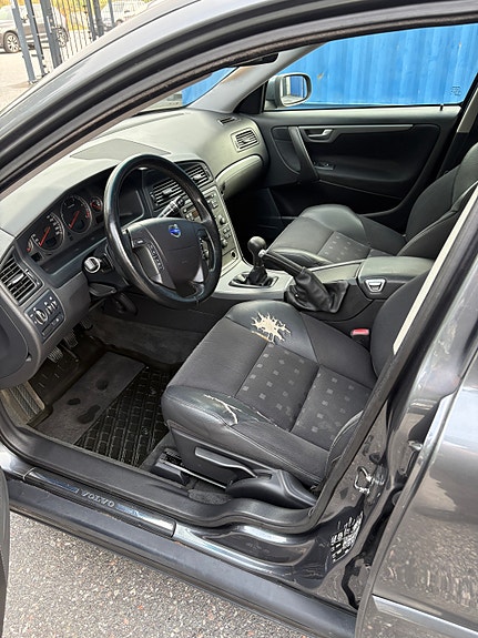 Volvo V70 8 of 8