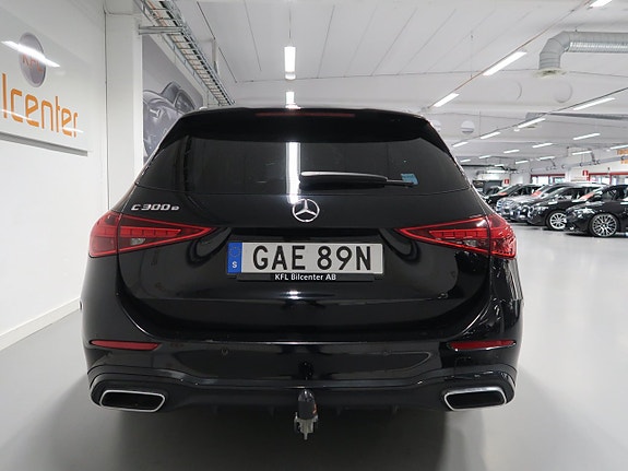 Mercedes-Benz C300 7 of 30