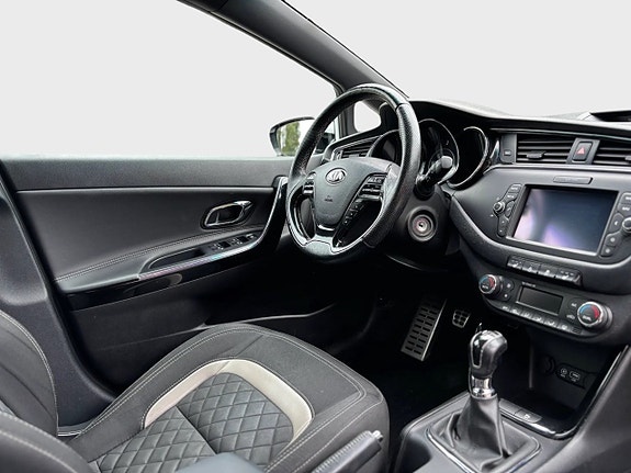 Kia Ceed 8 of 14