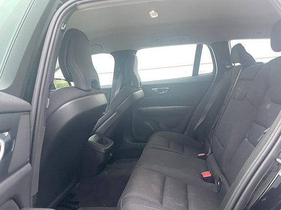 Volvo V60 10 of 23