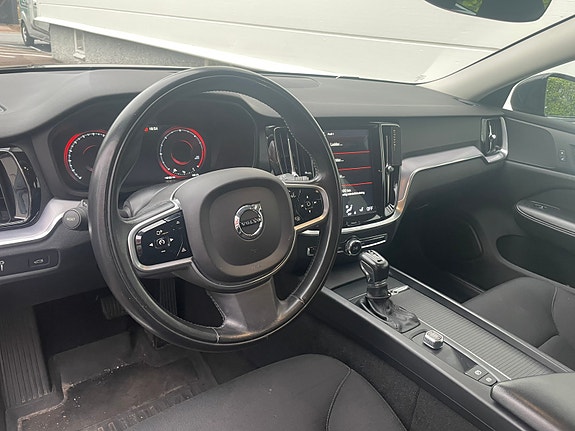 Volvo V60 13 of 23