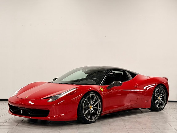 Ferrari 458 Italia 5 of 30