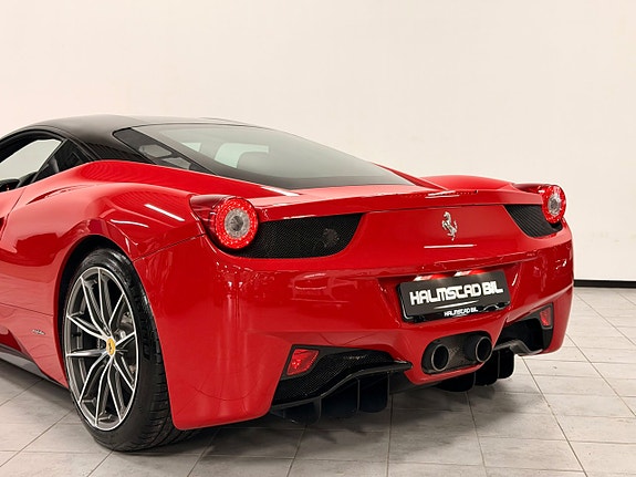 Ferrari 458 Italia 11 of 30