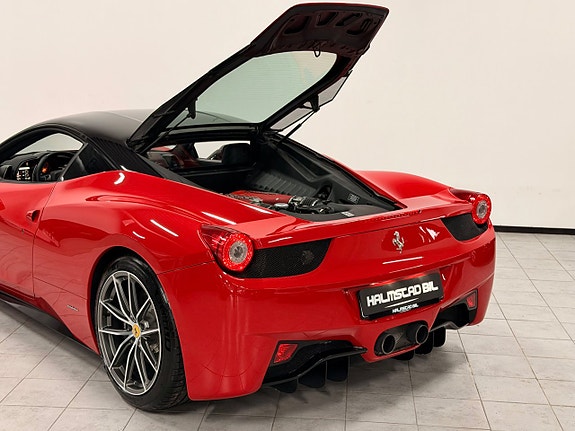 Ferrari 458 Italia 13 of 30