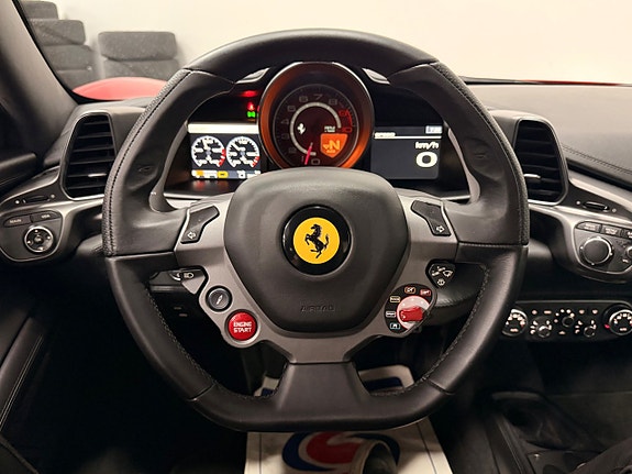 Ferrari 458 Italia 24 of 30