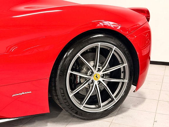 Ferrari 458 Italia 9 of 30